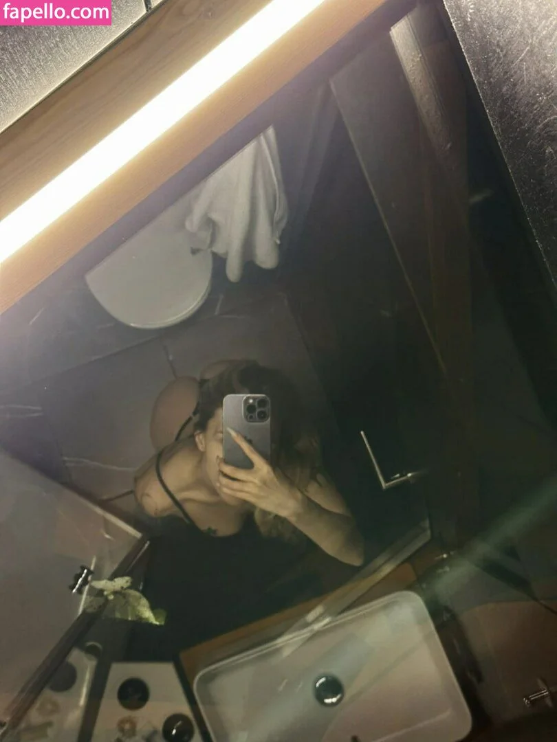 Sorabi Onlyfans Photo Gallery 