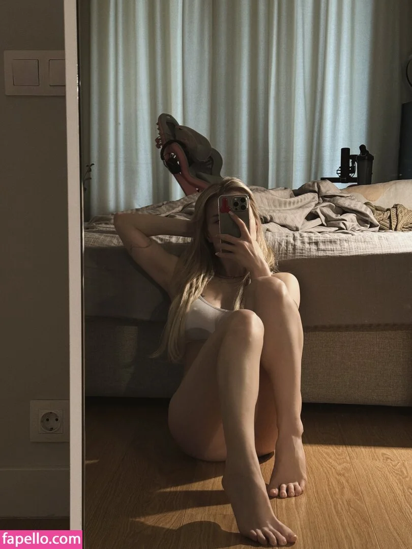 Sorabi Onlyfans Photo Gallery 