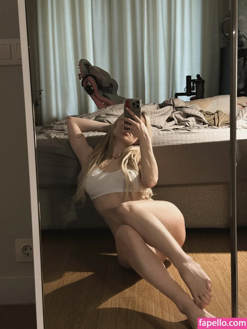 Sorabi Onlyfans Photo Gallery 