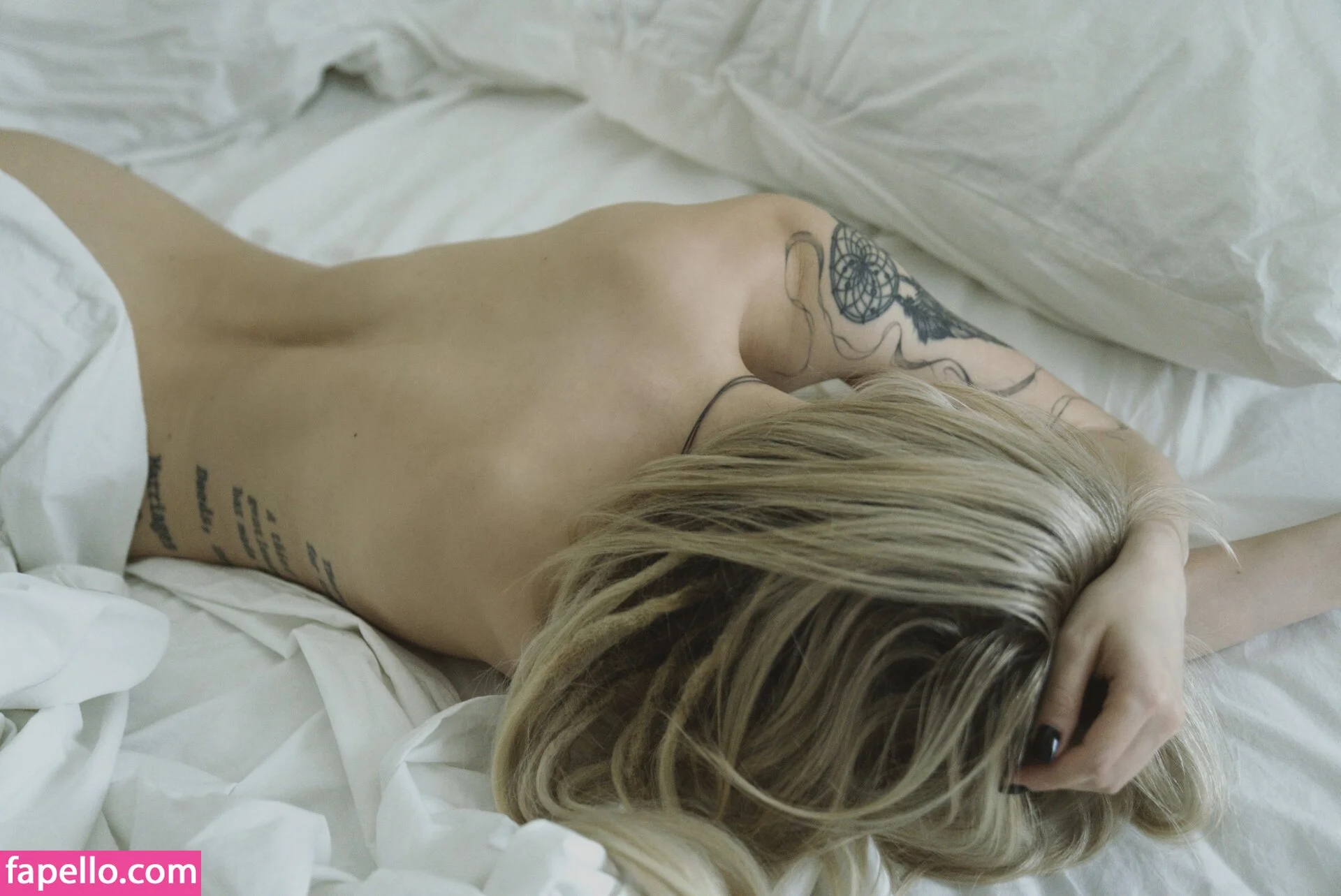 Sorabi Onlyfans Photo Gallery 