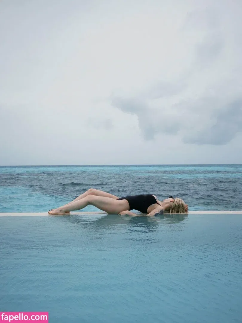 Sorabi Onlyfans Photo Gallery 