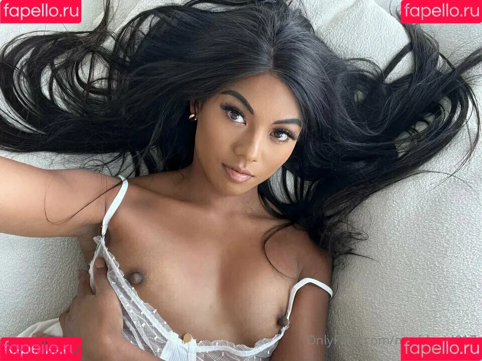 Marble Girl Onlyfans Photo Gallery 