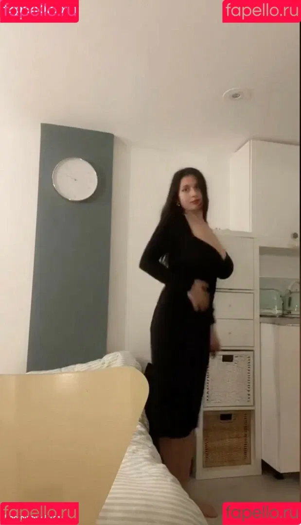 Giulia Daqna Onlyfans Photo Gallery 