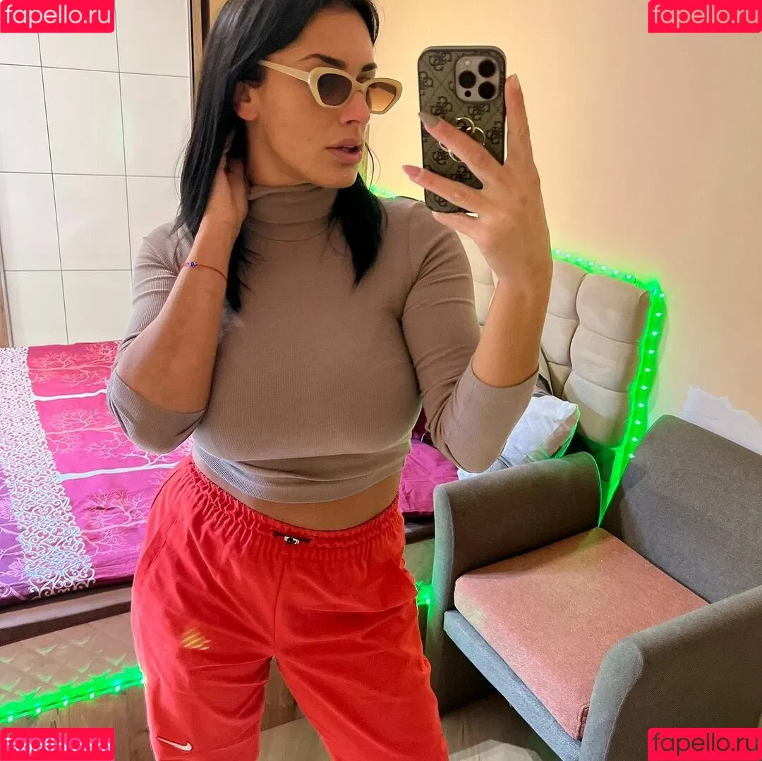 Giulia Daqna Onlyfans Photo Gallery 