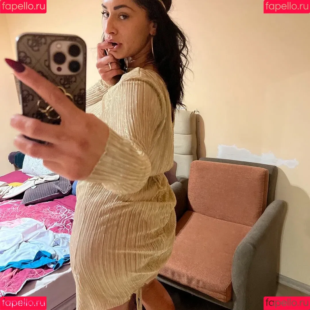 Giulia Daqna Onlyfans Photo Gallery 