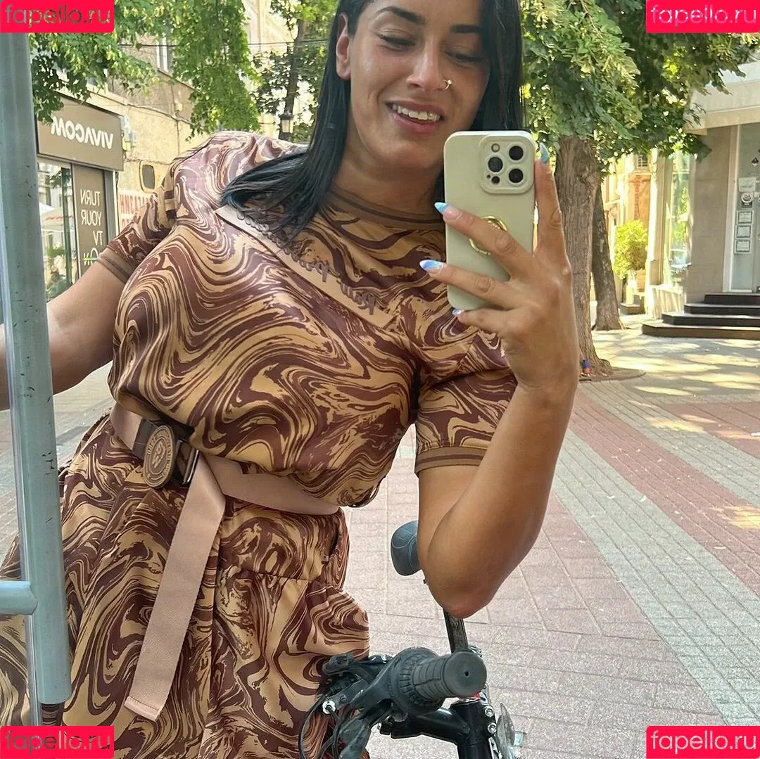 Giulia Daqna Onlyfans Photo Gallery 