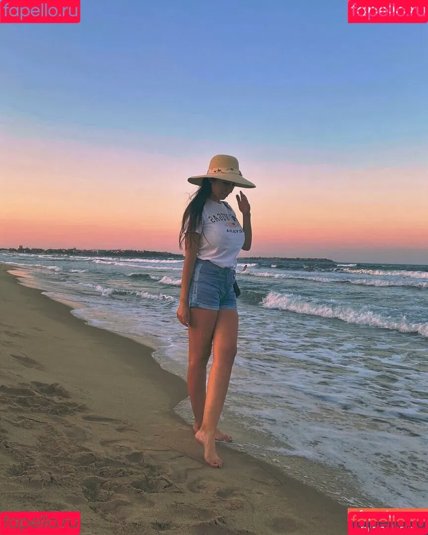Giulia Daqna Onlyfans Photo Gallery 