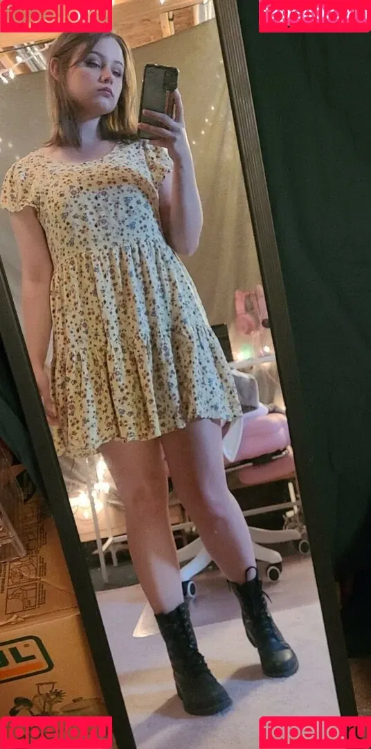 MidnightVulpi Onlyfans Photo Gallery 
