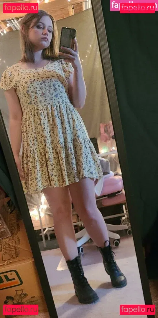 MidnightVulpi Onlyfans Photo Gallery 