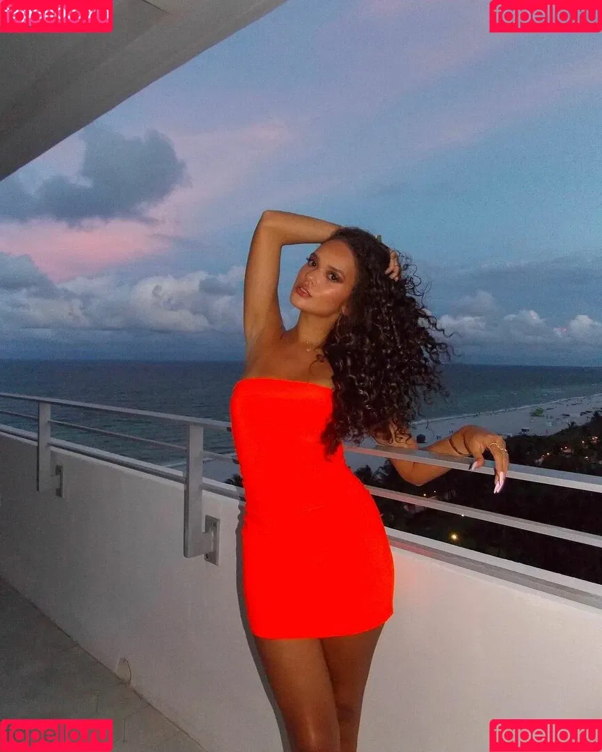 Madison Pettis Onlyfans Photo Gallery 