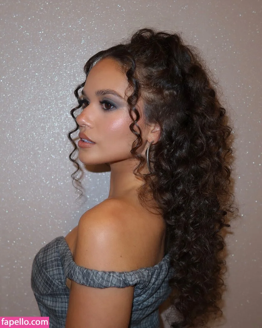 Madison Pettis Onlyfans Photo Gallery 