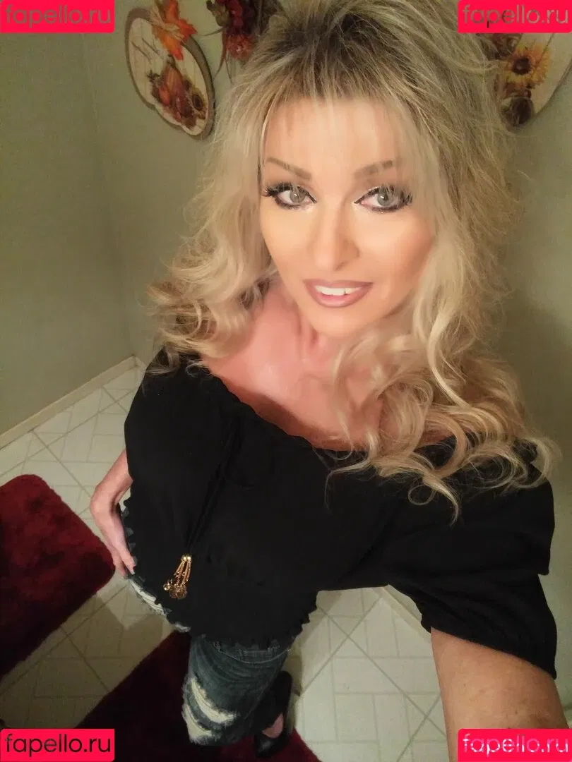 Tylene Buck Onlyfans Photo Gallery 