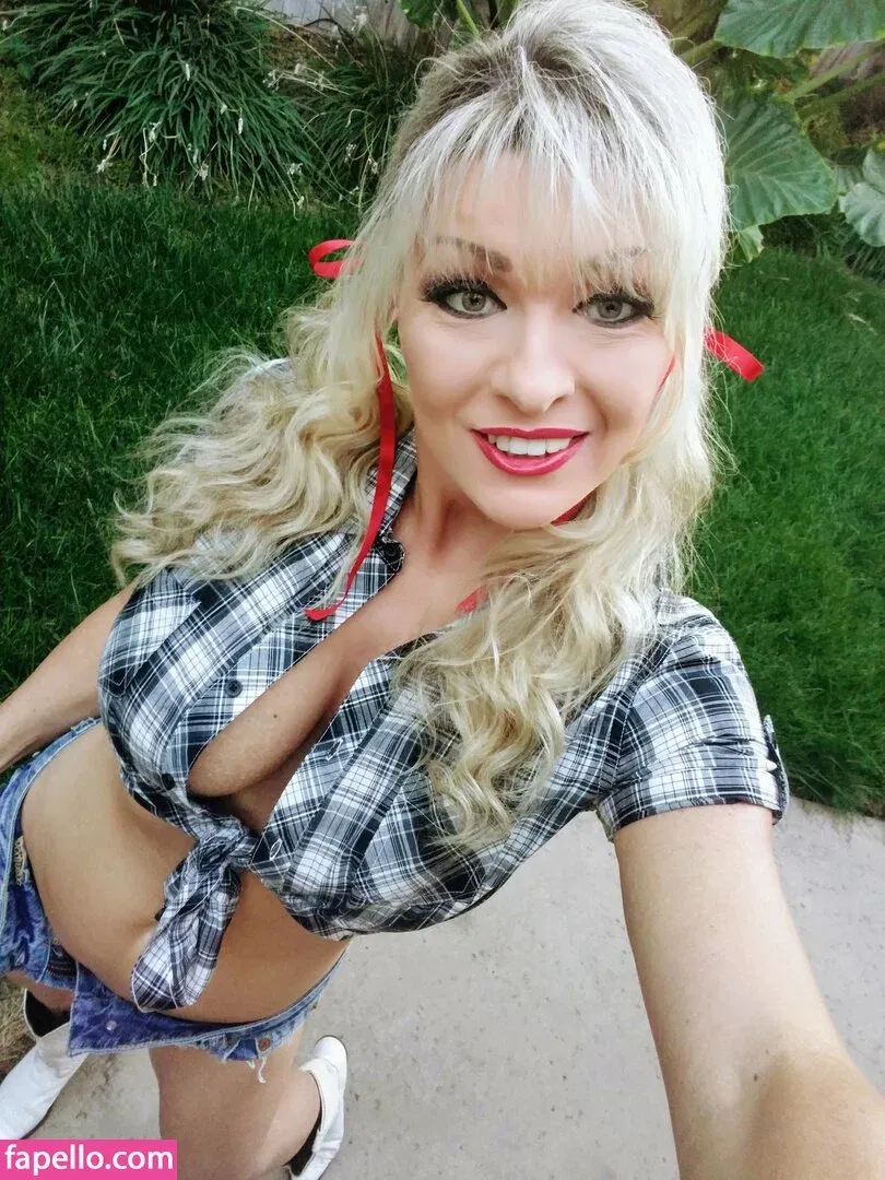 Tylene Buck Onlyfans Photo Gallery 