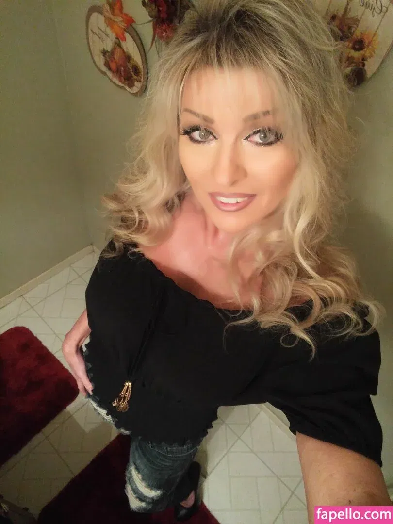 Tylene Buck Onlyfans Photo Gallery 