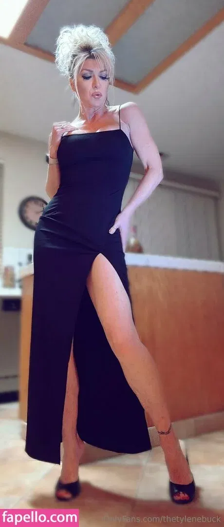 Tylene Buck Onlyfans Photo Gallery 