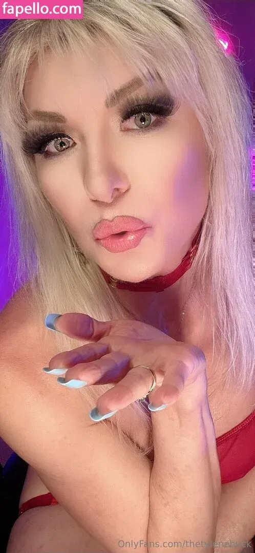 Tylene Buck Onlyfans Photo Gallery 