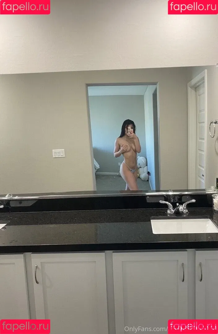 Mari Grace Onlyfans Photo Gallery 