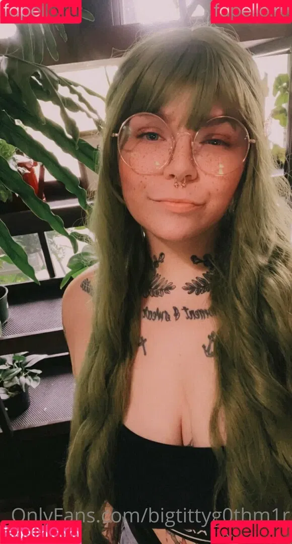 bigtittyg0thm1r Onlyfans Photo Gallery 