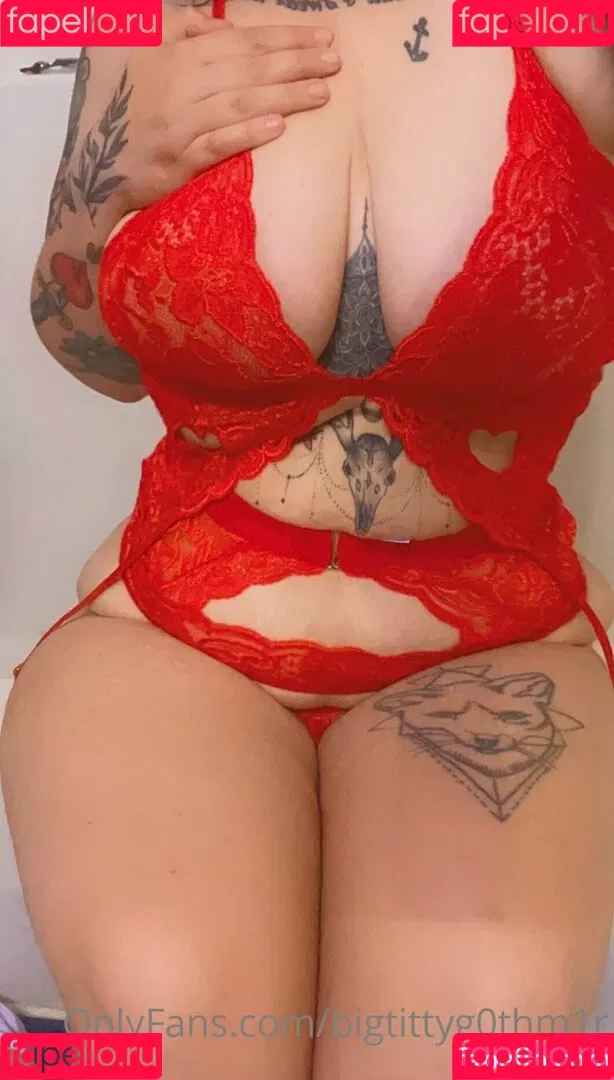 bigtittyg0thm1r Onlyfans Photo Gallery 