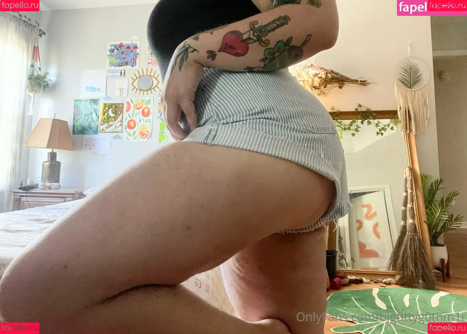 bigtittyg0thm1r Onlyfans Photo Gallery 
