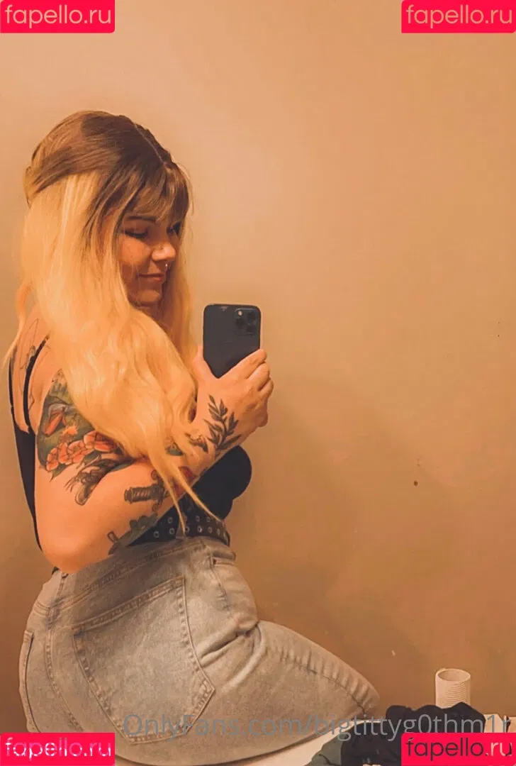 bigtittyg0thm1r Onlyfans Photo Gallery 