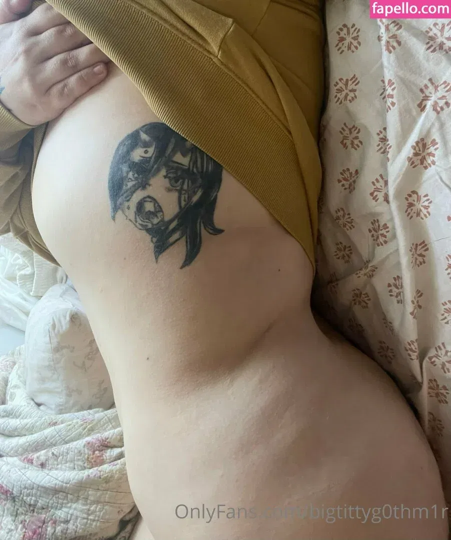 bigtittyg0thm1r Onlyfans Photo Gallery 