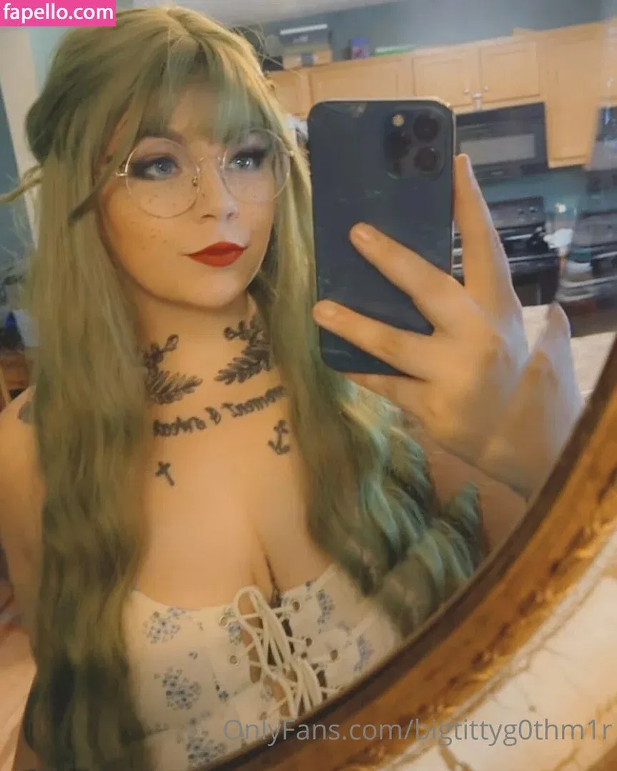 bigtittyg0thm1r Onlyfans Photo Gallery 