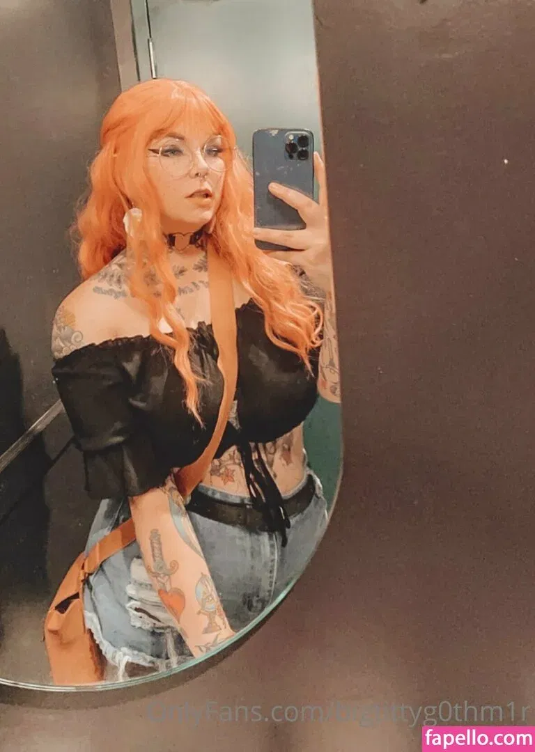 bigtittyg0thm1r Onlyfans Photo Gallery 