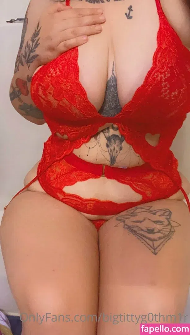 bigtittyg0thm1r Onlyfans Photo Gallery 
