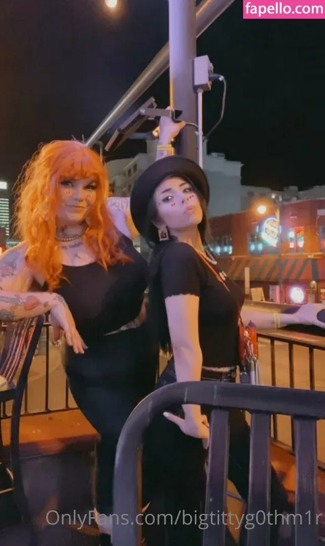 bigtittyg0thm1r Onlyfans Photo Gallery 