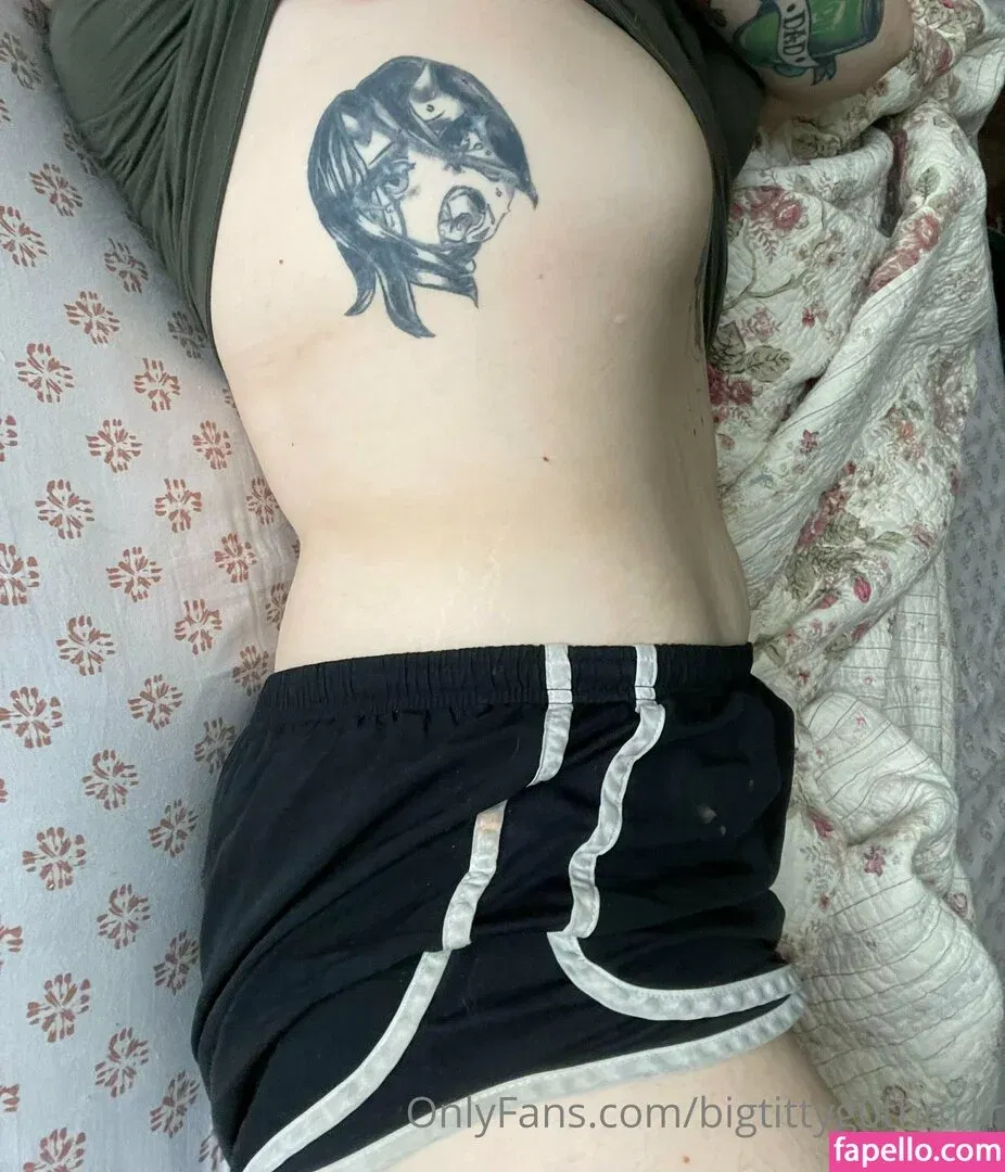 bigtittyg0thm1r Onlyfans Photo Gallery 