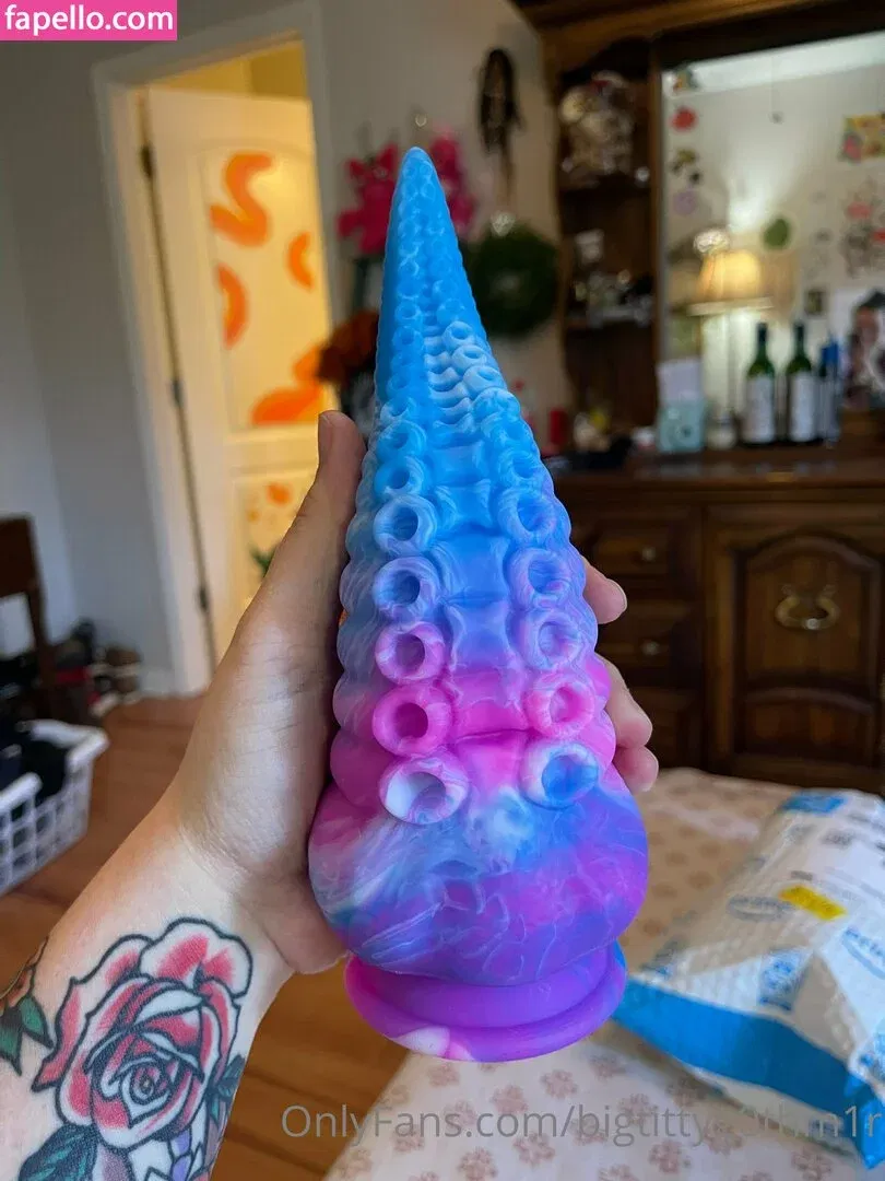 bigtittyg0thm1r Onlyfans Photo Gallery 