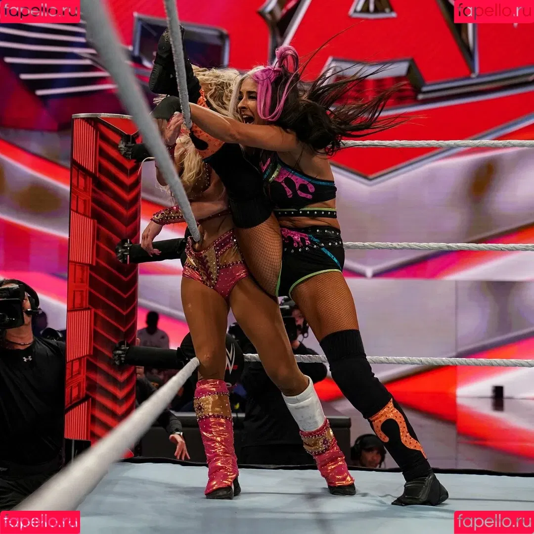 Dakota Kai Onlyfans Photo Gallery 