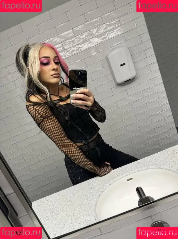 Dakota Kai Onlyfans Photo Gallery 