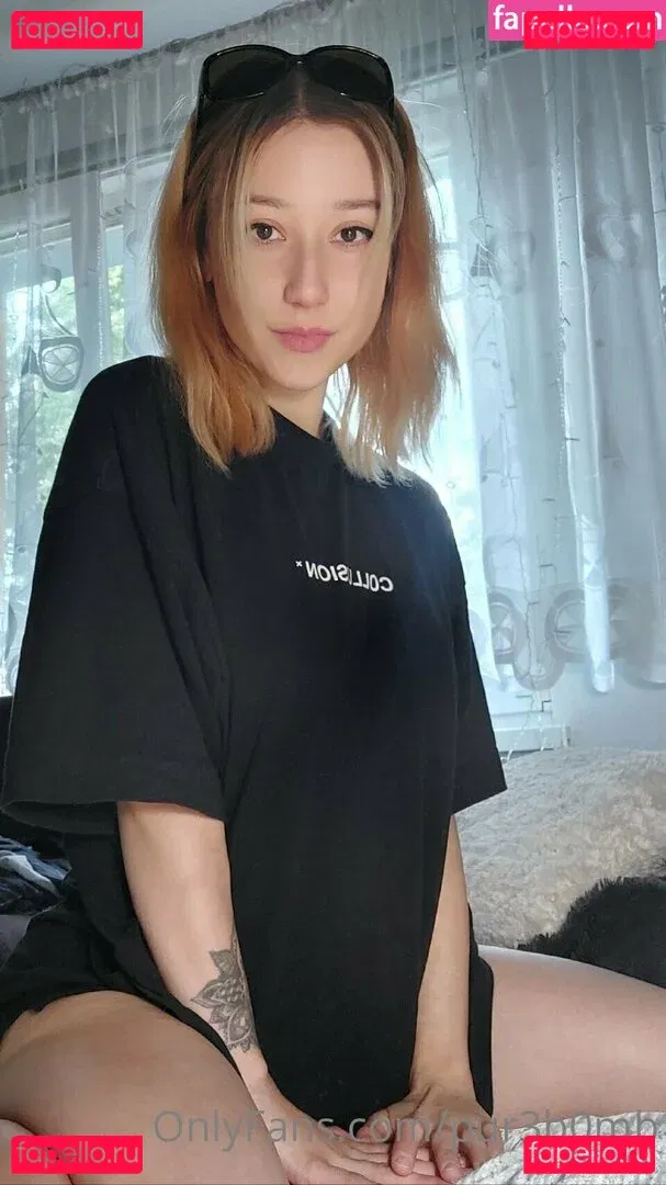 pure_carlyy Onlyfans Photo Gallery 