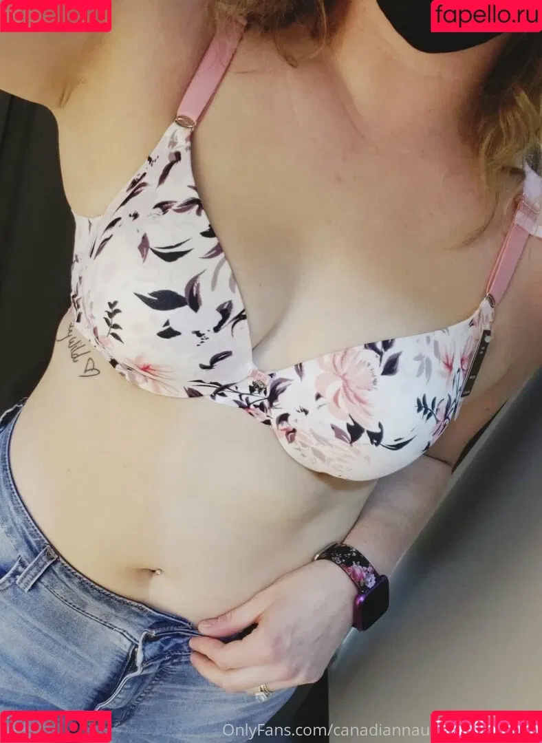 canadiannaughtyneighbour Onlyfans Photo Gallery 