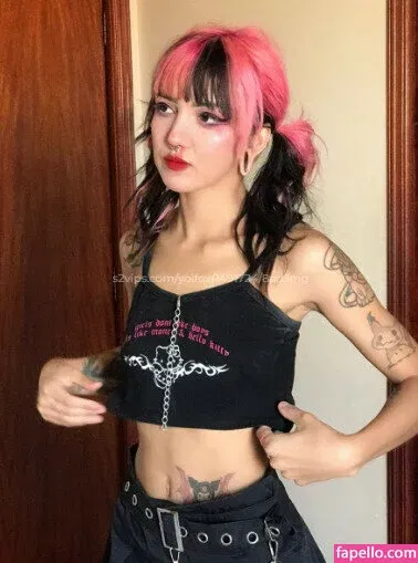 YoiFox Onlyfans Photo Gallery 