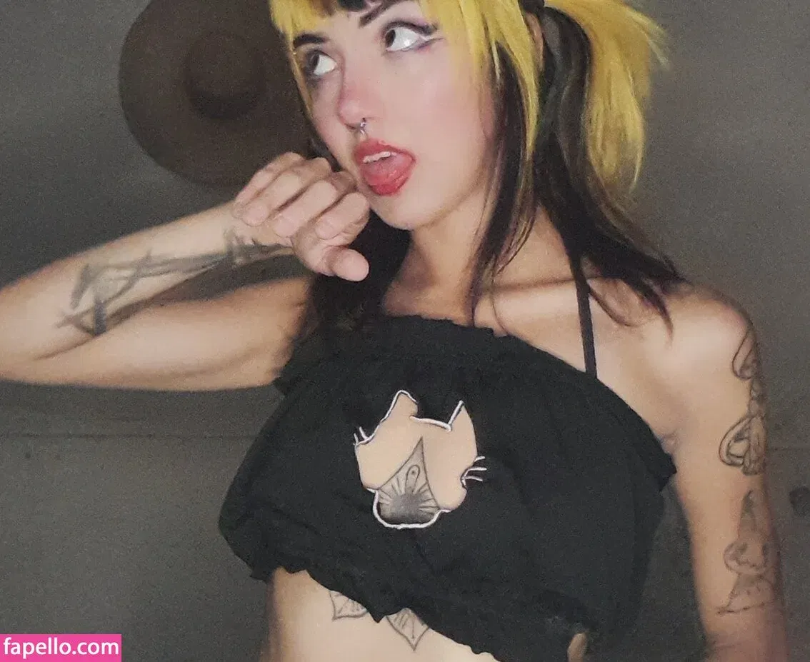 YoiFox Onlyfans Photo Gallery 