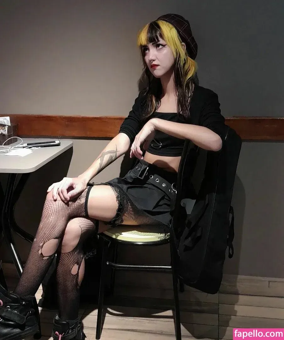 YoiFox Onlyfans Photo Gallery 