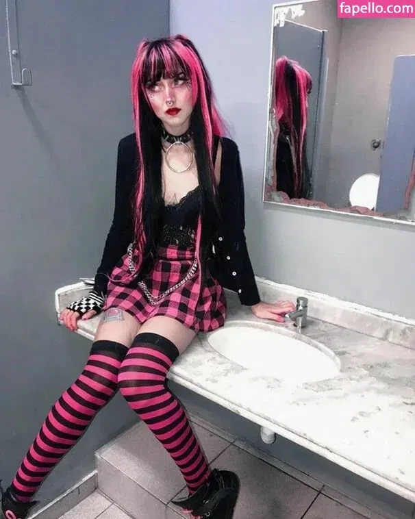 YoiFox Onlyfans Photo Gallery 