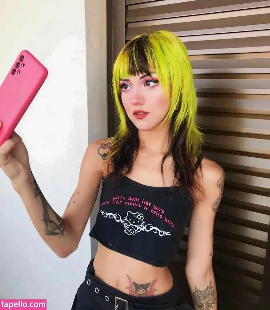 YoiFox Onlyfans Photo Gallery 