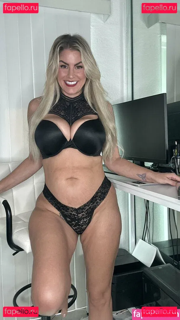 NurseGwennie Onlyfans Photo Gallery 