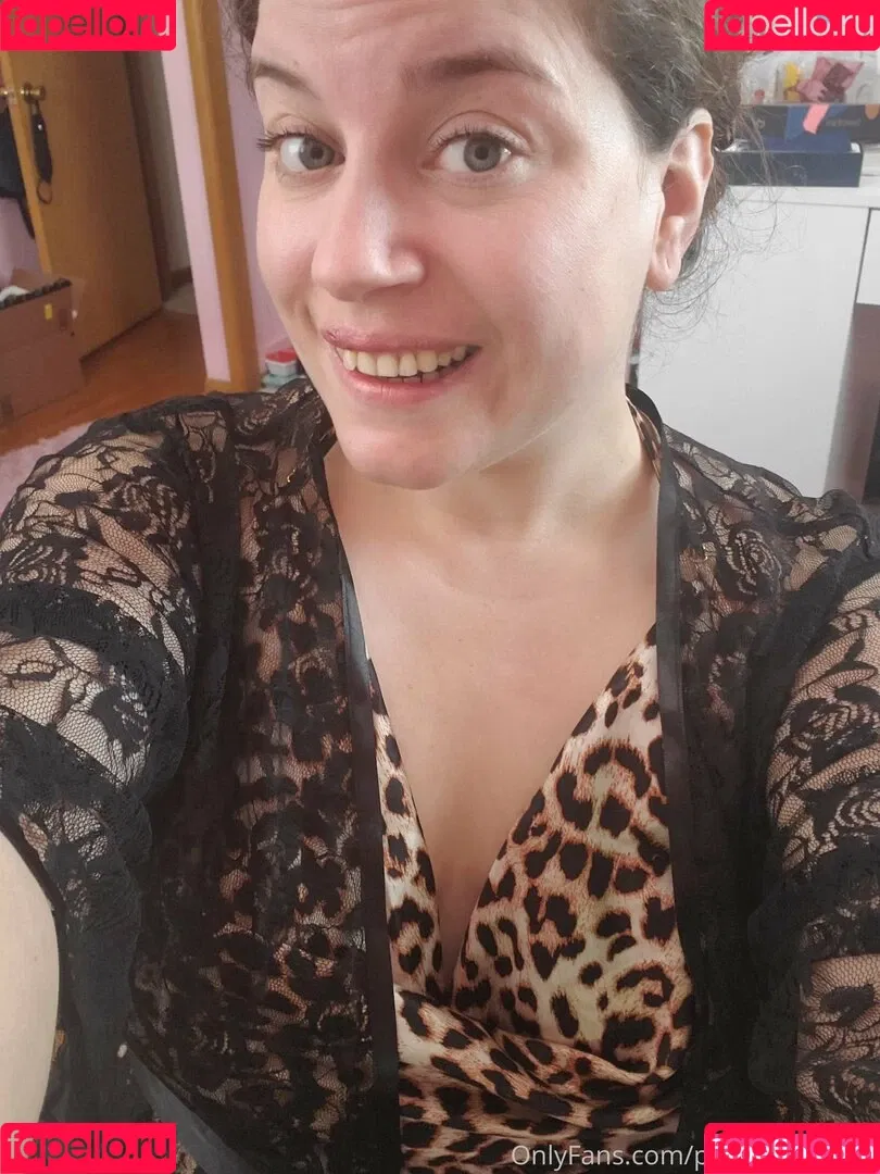 prettylittlecurls Onlyfans Photo Gallery 