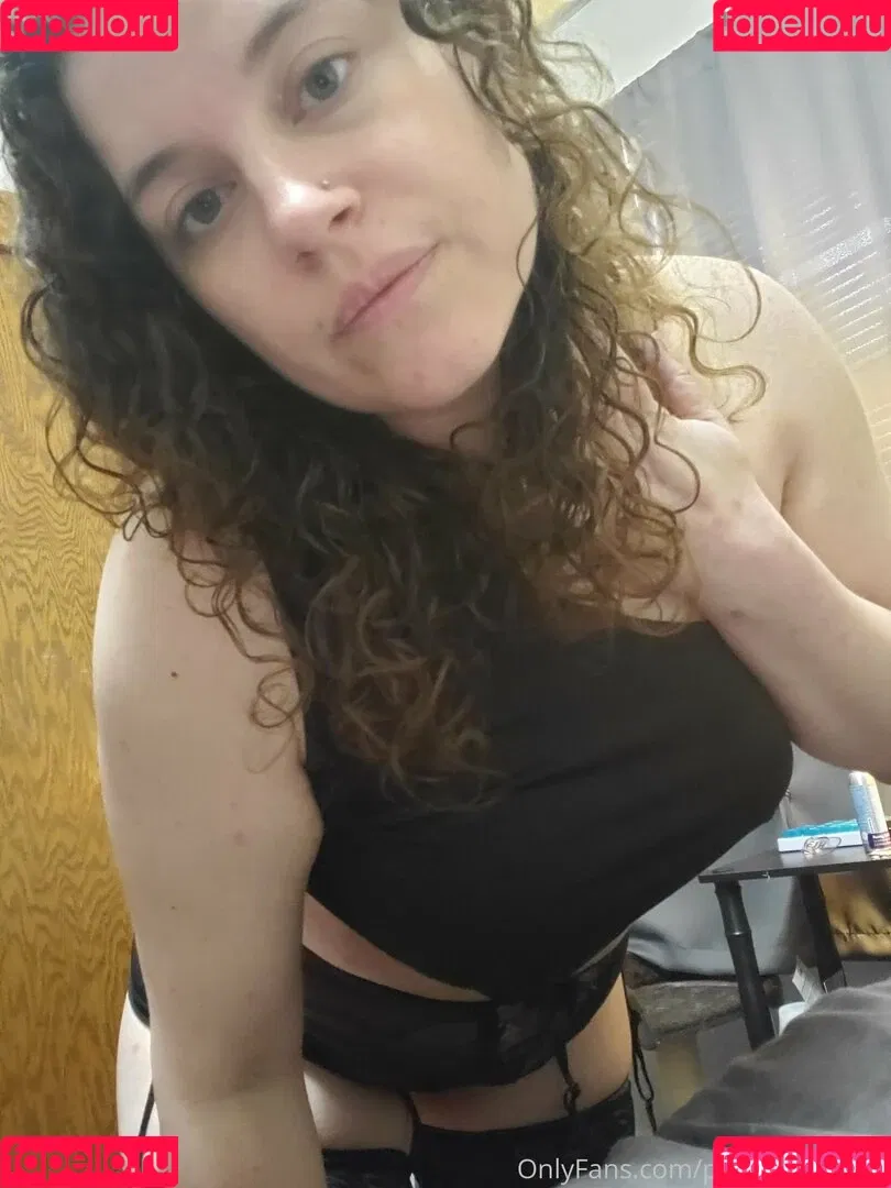 prettylittlecurls Onlyfans Photo Gallery 
