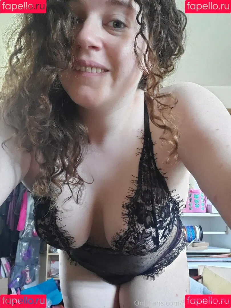 prettylittlecurls Onlyfans Photo Gallery 