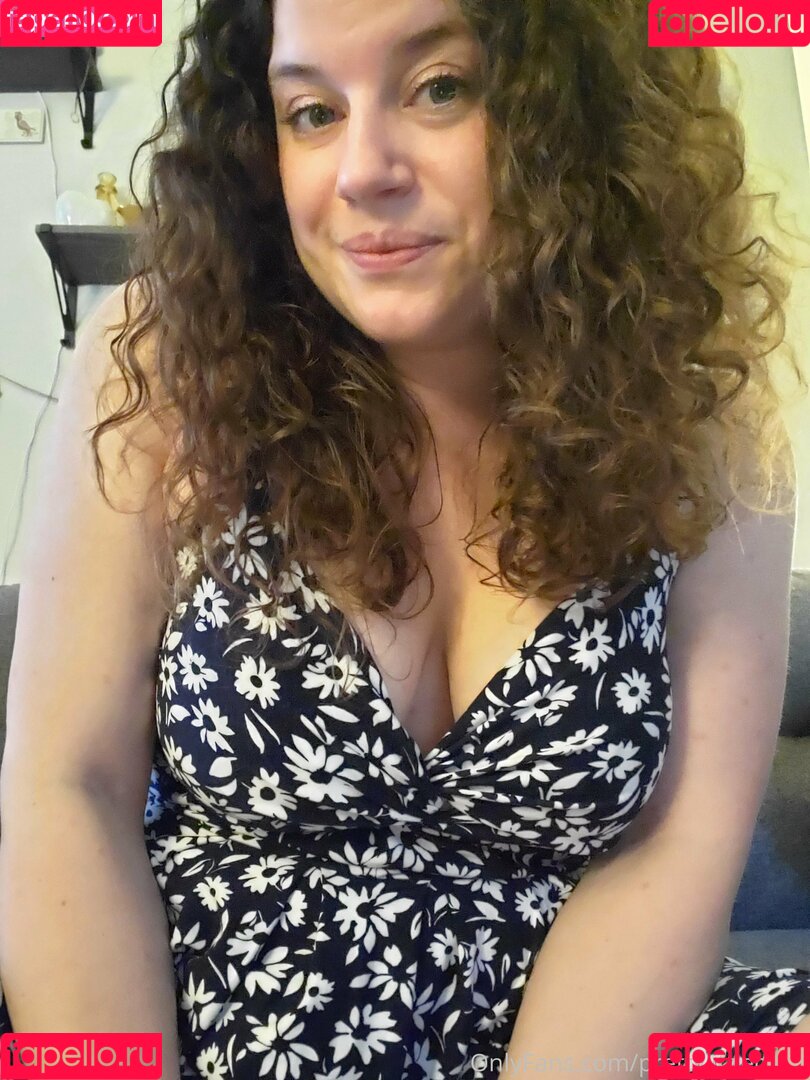 prettylittlecurls Onlyfans Photo Gallery 