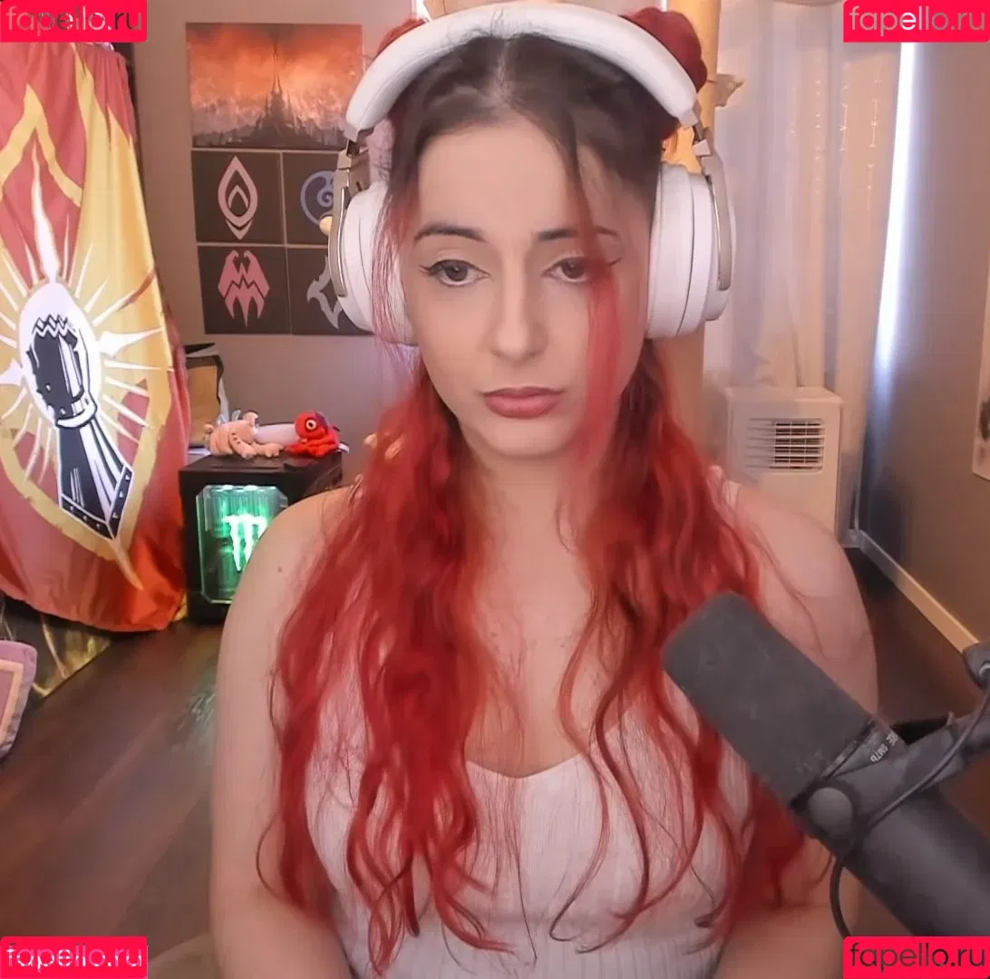 AnnieFuchsia Onlyfans Photo Gallery 