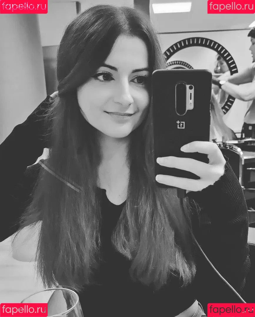 AnnieFuchsia Onlyfans Photo Gallery 