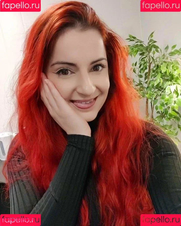AnnieFuchsia Onlyfans Photo Gallery 