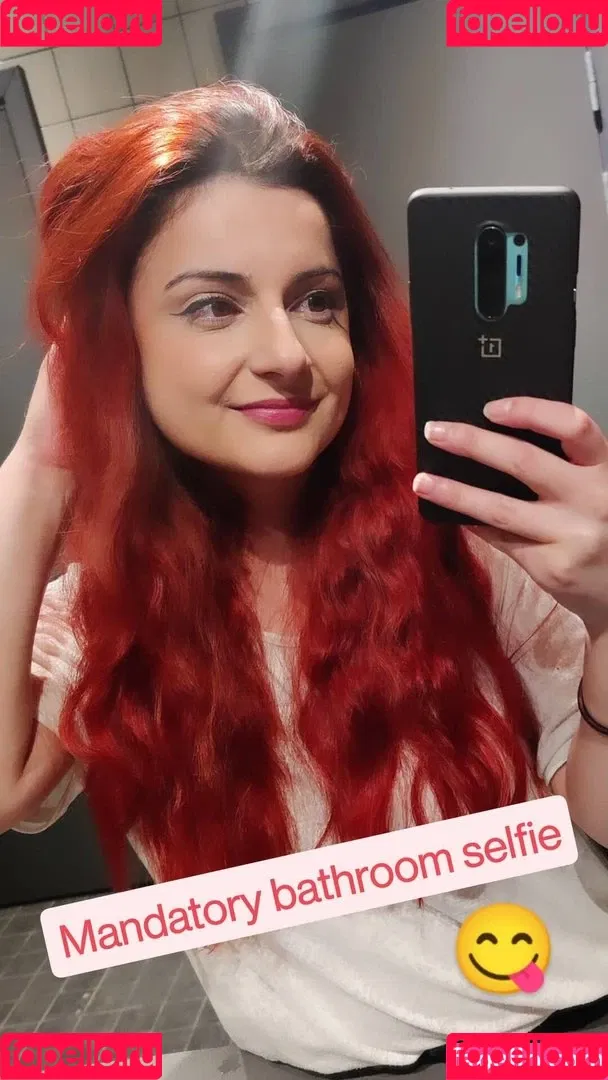 AnnieFuchsia Onlyfans Photo Gallery 